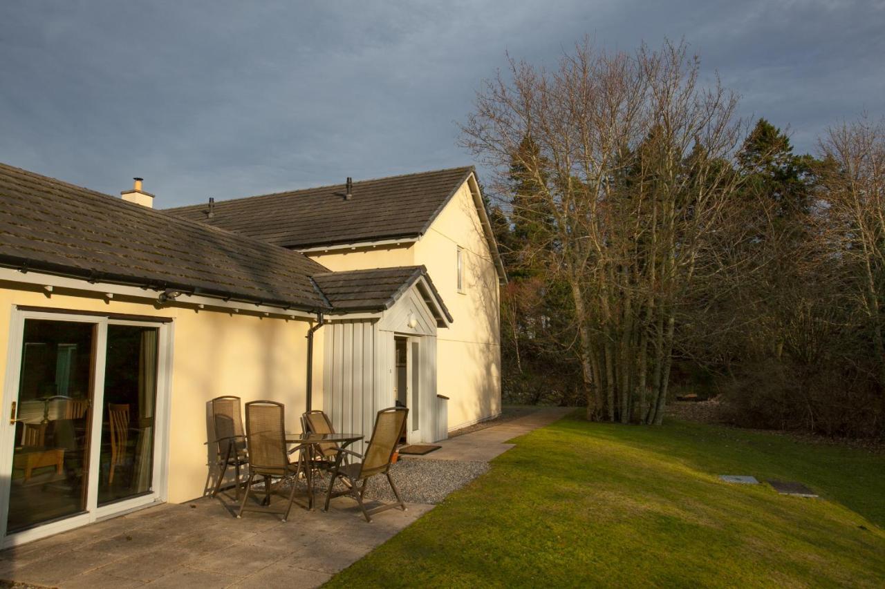 Loch Ness Abbey Cottages Форт-Огастус Екстер'єр фото